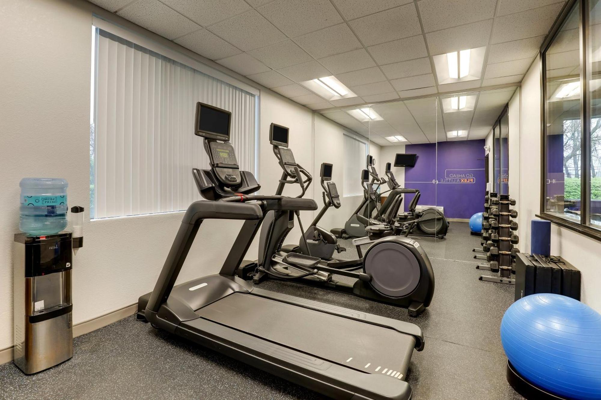 Holiday Inn Express Lexington Southwest Nicholasville By Ihg Ngoại thất bức ảnh